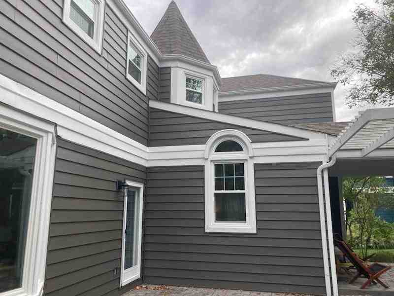 putting up vinyl siding